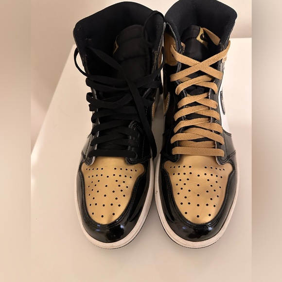Air Jordan 1 Retro High OG Patent Gold Toe Sz 10 - Picture 5 of 7